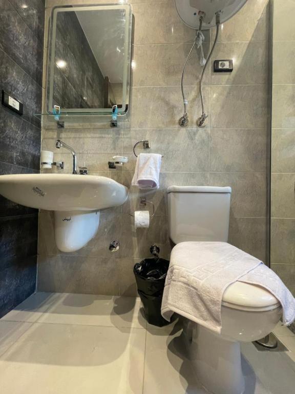 Unique Pyramids Boutique Inn Kafrat al Jabal Luaran gambar