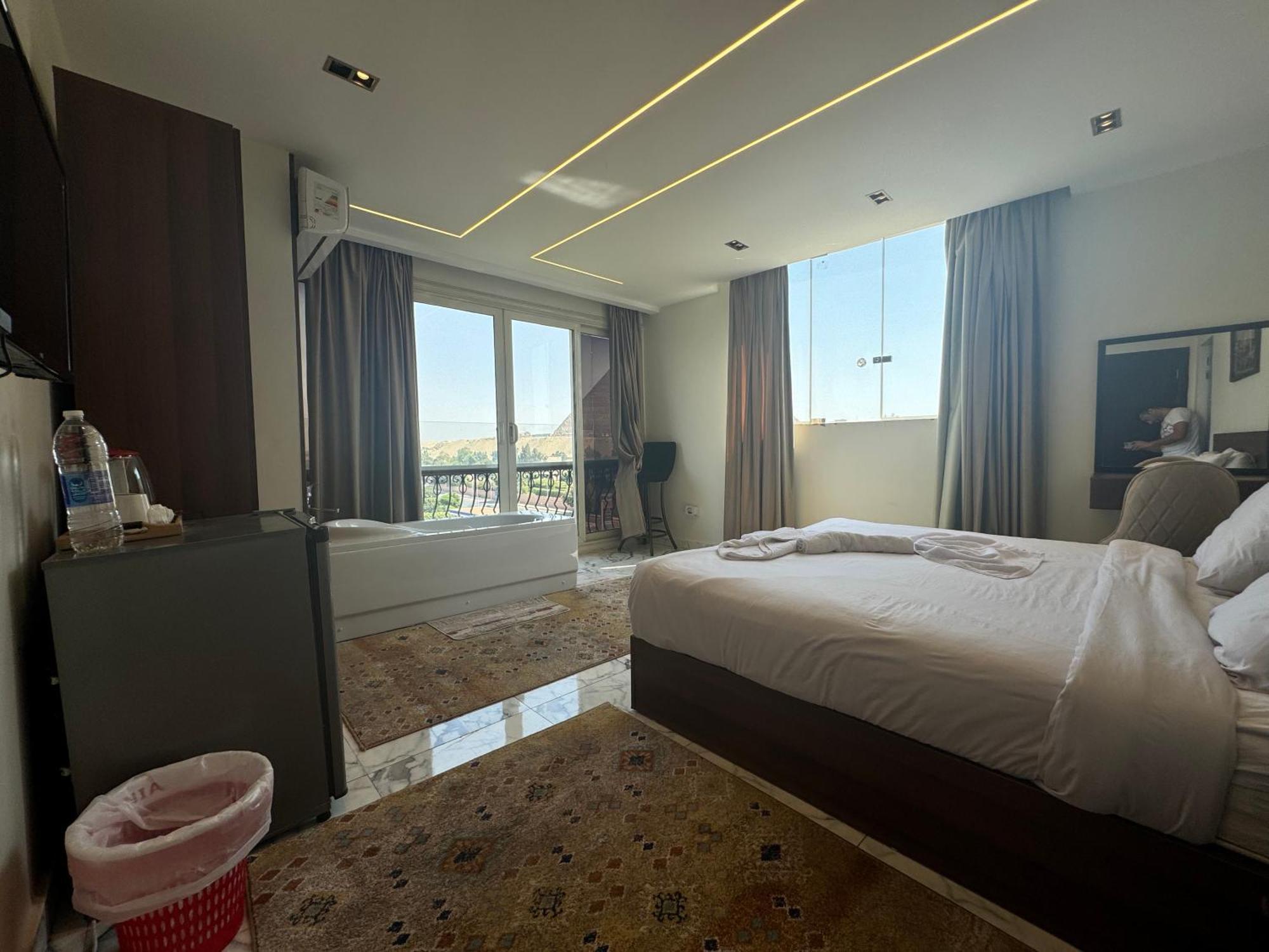 Unique Pyramids Boutique Inn Kafrat al Jabal Luaran gambar